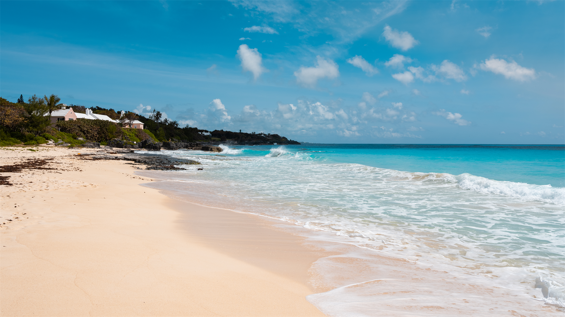 3. Propriedade para Arrendar às Belgarde At Grape Bay Beach Belgarde At Grape Bay Beach, 4 Bellevue Drive,Bermuda – Sinclair Realty