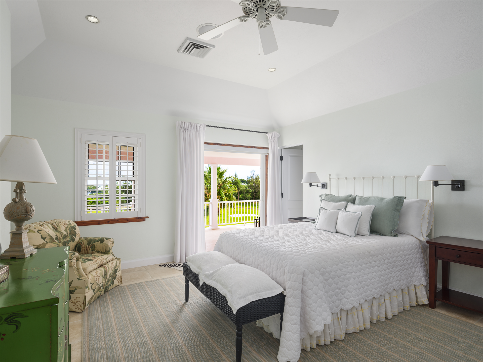 15. Single Family for Sale at Harbour Breeze In Tucker's Town Harbour Breeze In Tucker's Town, 19 Shell Point Road,Bermuda – Sinclair Realty