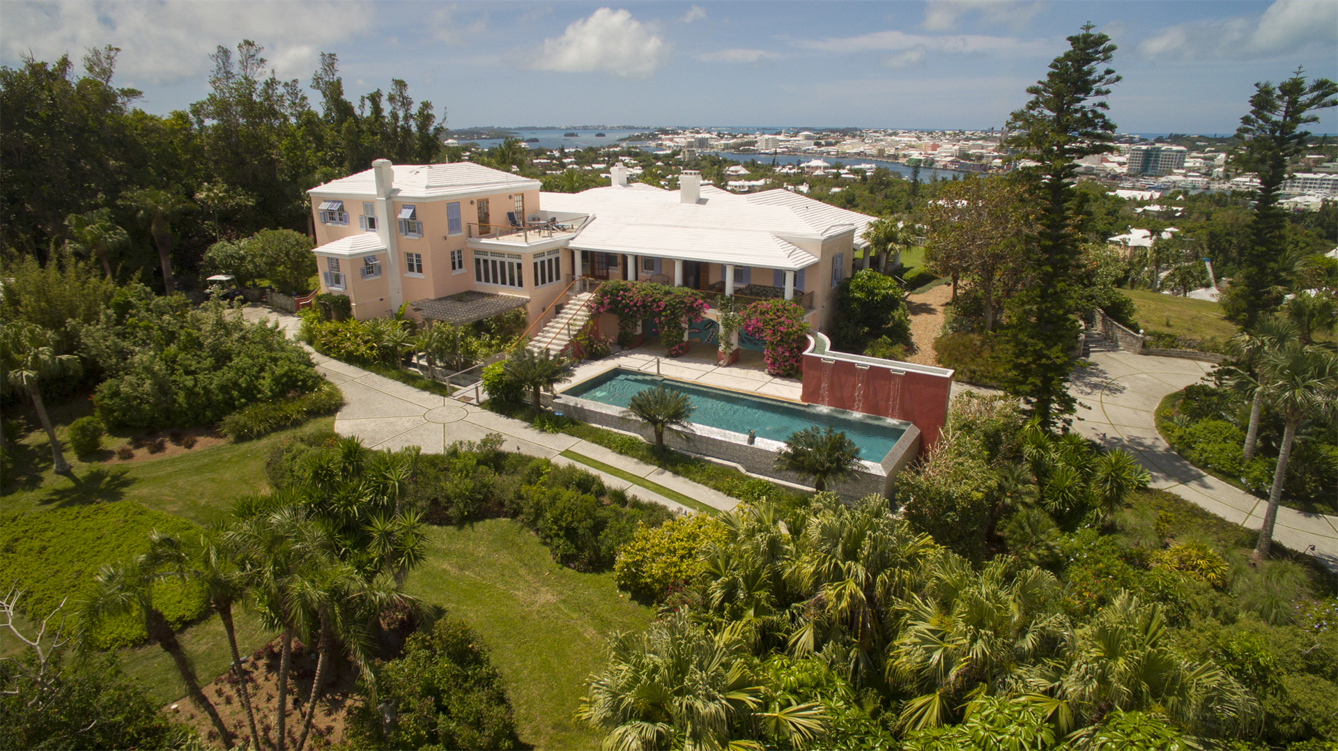 Residencia por un Alquilar en Belgarde At Grape Bay Beach Belgarde At Grape Bay Beach, 4 Bellevue Drive,Bermuda – Sinclair Realty