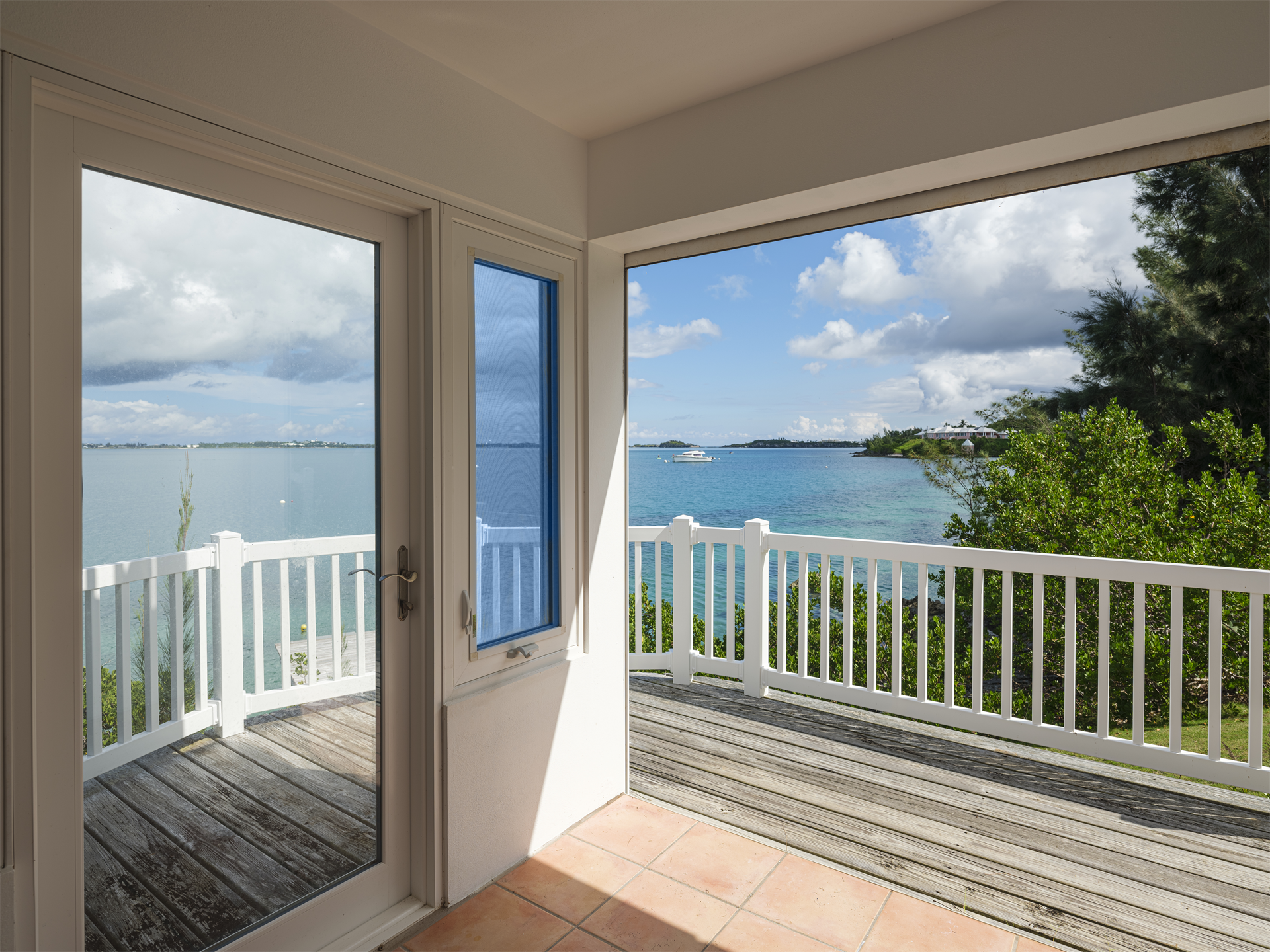 26. Single Family for Sale at Harbour Breeze In Tucker's Town Harbour Breeze In Tucker's Town, 19 Shell Point Road,Bermuda – Sinclair Realty