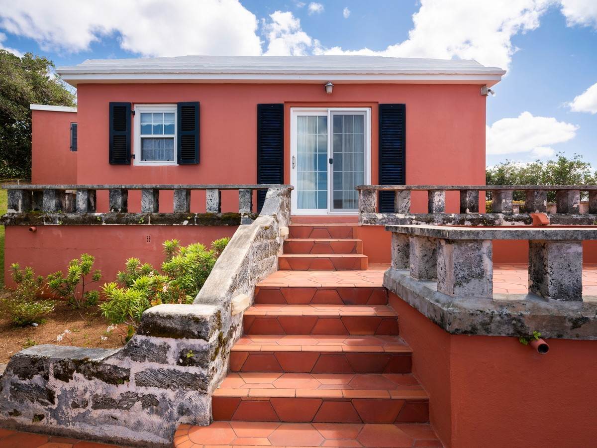 17. Single Family Homes for Sale at Bagatelle On The Great Sound Bagatelle On The Great Sound, 27 Riddell's Bay Road,Bermuda – Sinclair Realty