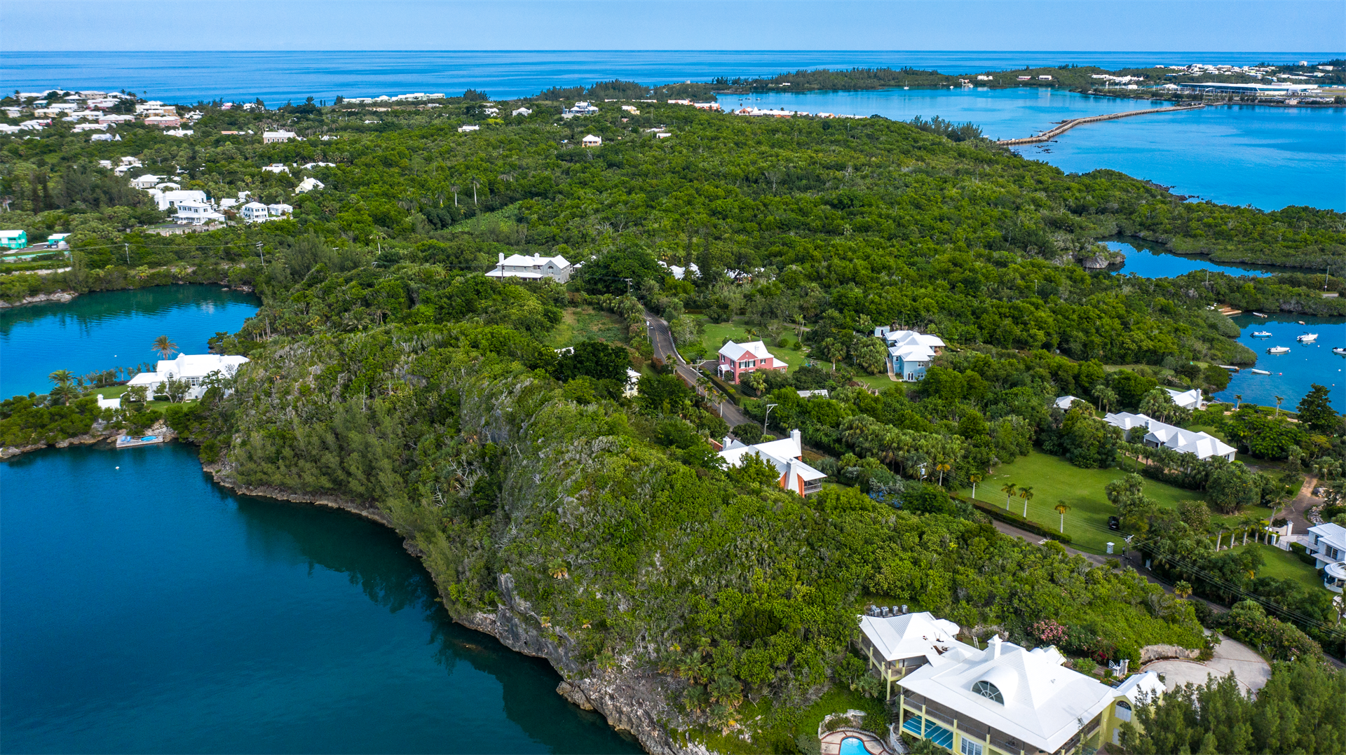 26. Single Family for Sale at Captain's Cottage In Hamilton Parish Captain's Cottage In Hamilton Parish, 57 Harrington Sound Road,Bermuda – Sinclair Realty