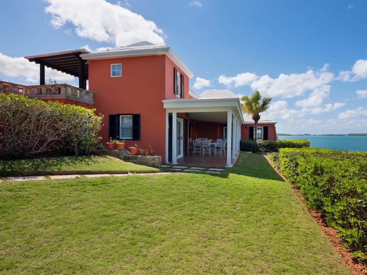 13. Single Family Homes για την Πώληση στο Bagatelle On The Great Sound Bagatelle On The Great Sound, 27 Riddell's Bay Road,Bermuda – Sinclair Realty