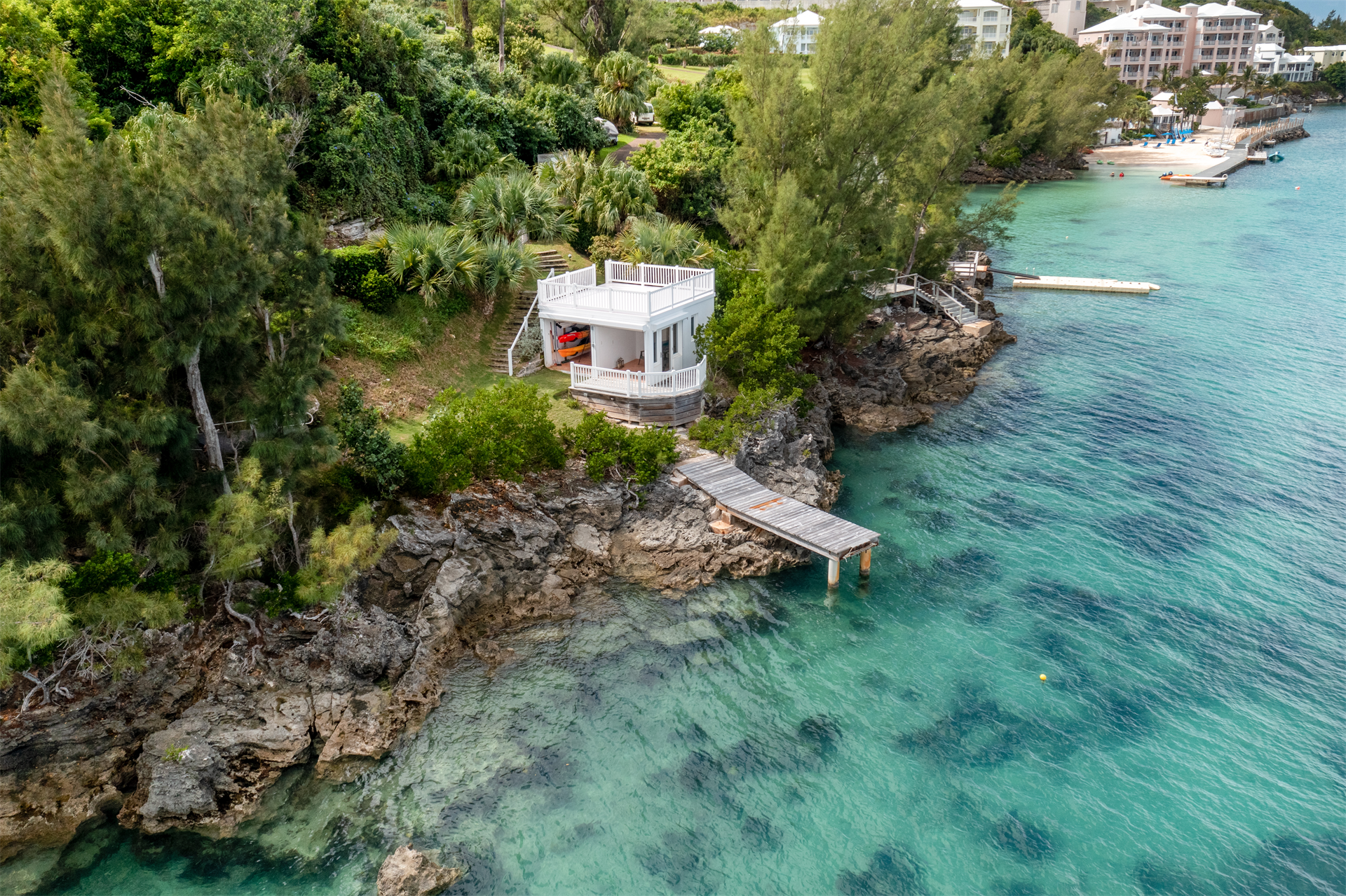 24. Single Family for Sale at Harbour Breeze In Tucker's Town Harbour Breeze In Tucker's Town, 19 Shell Point Road,Bermuda – Sinclair Realty