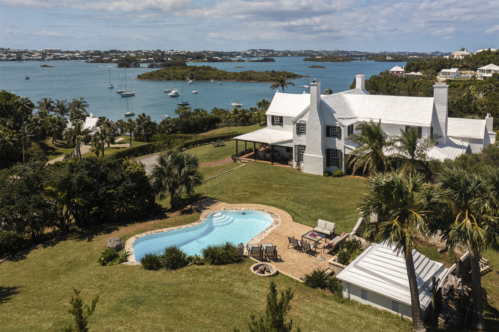 Residencia por un Venta en Norwood On Hamilton Harbour Norwood On Hamilton Harbour, 34 Pitts Bay Road,Bermuda – Sinclair Realty